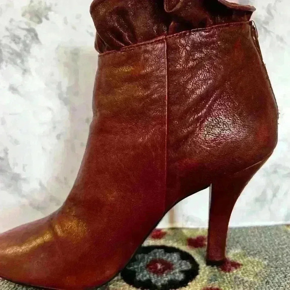 Me Too JuJu Ruffle Top Zip-Back Ankle Booties size 7 1/2 - Picture 7 of 16